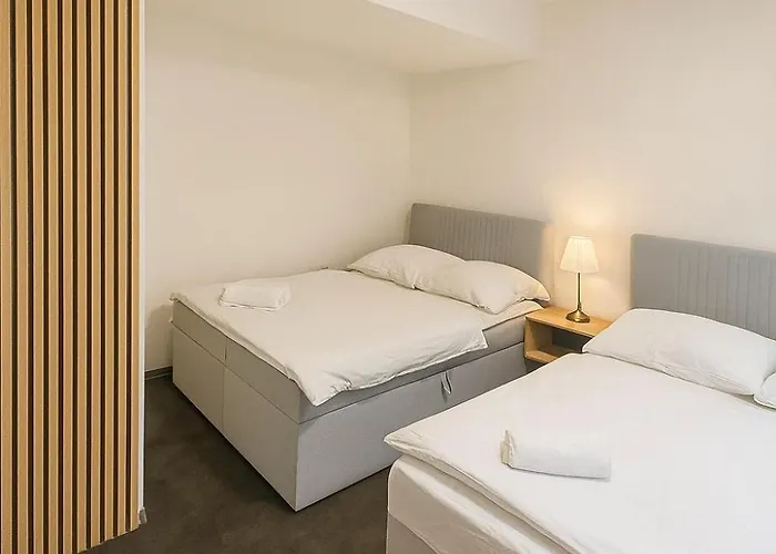 Ideal For Big Groups, Modern 14 Guest Near Prague דירה *